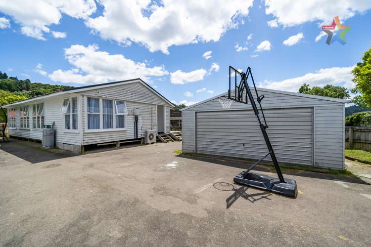 14 Young Grove Stokes Valley_16