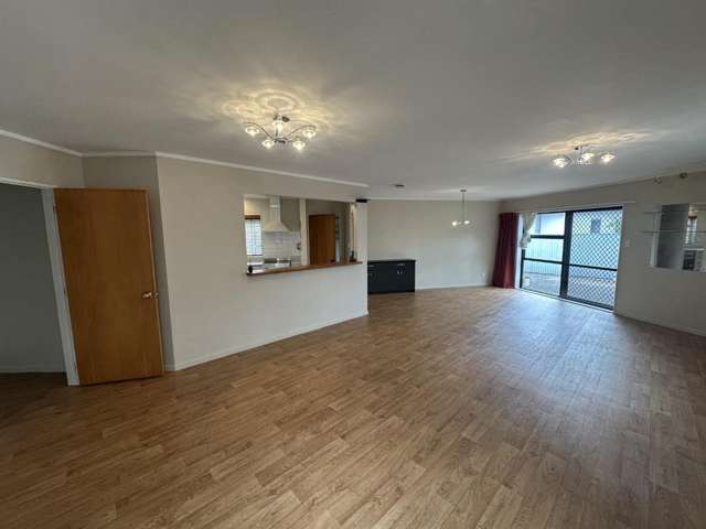 4A Brett Place Takaro_3