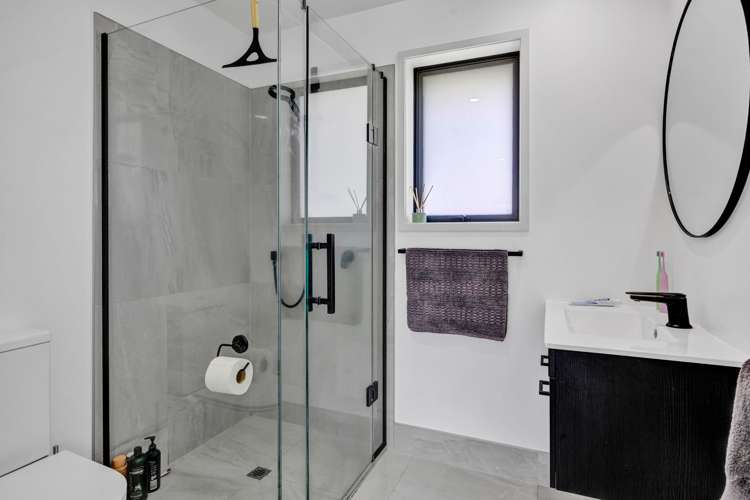 35 County Drive Hawera_16