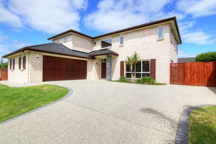 72 Pine Harbour Parade Beachlands_0