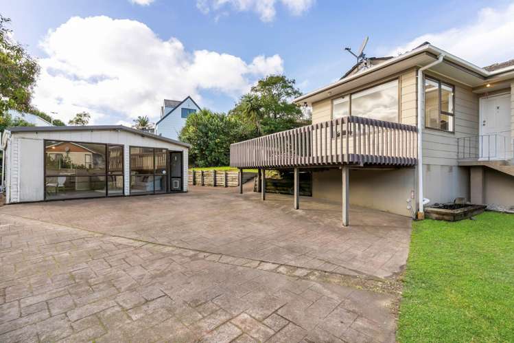 9 Glucina Place Glen Eden_13
