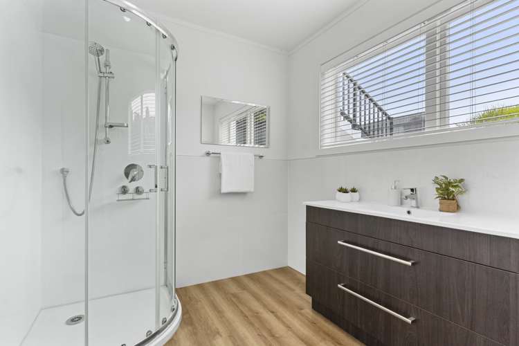 121 Wallace Road Mangere Bridge_12