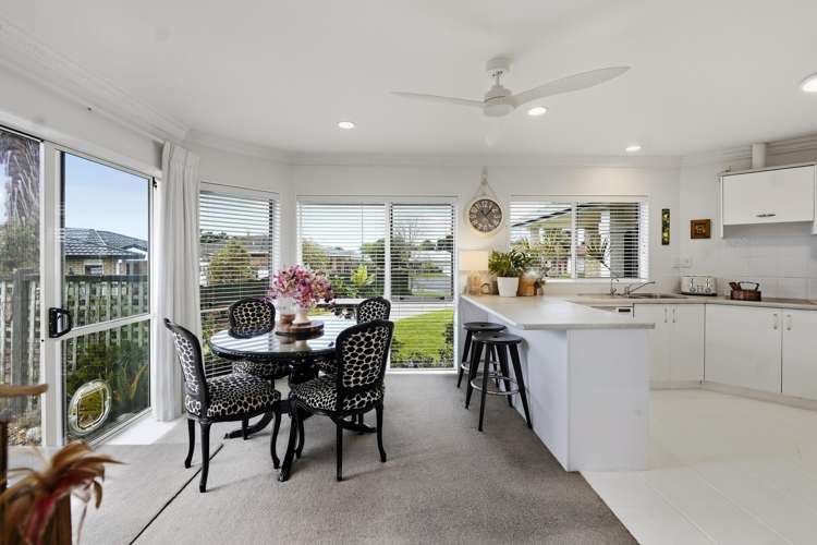 27 Mahonia Place Pyes Pa_17