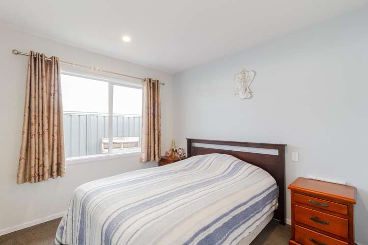 12 Young Place Taradale_11