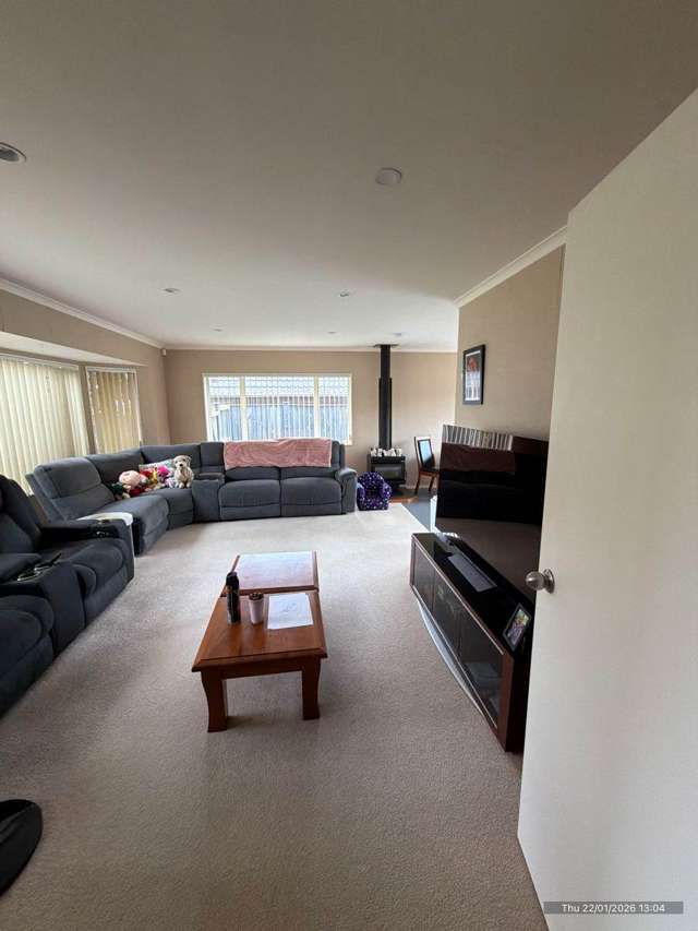 42 Salford Crescent Flat Bush_1