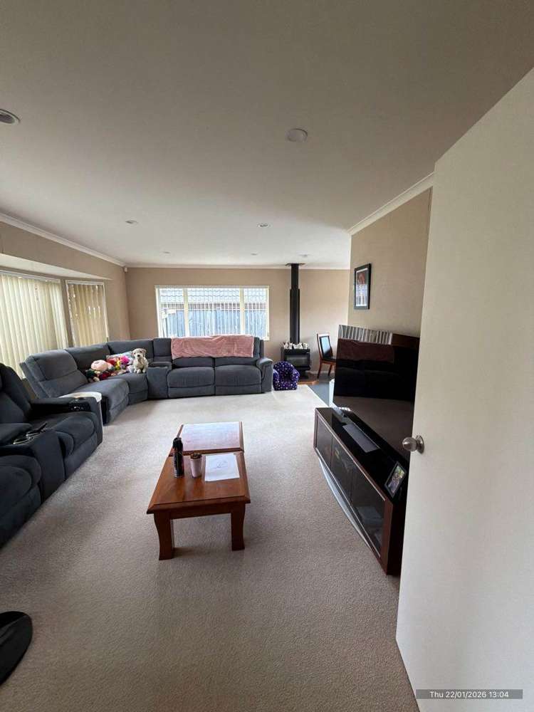 42 Salford Crescent Flat Bush_1