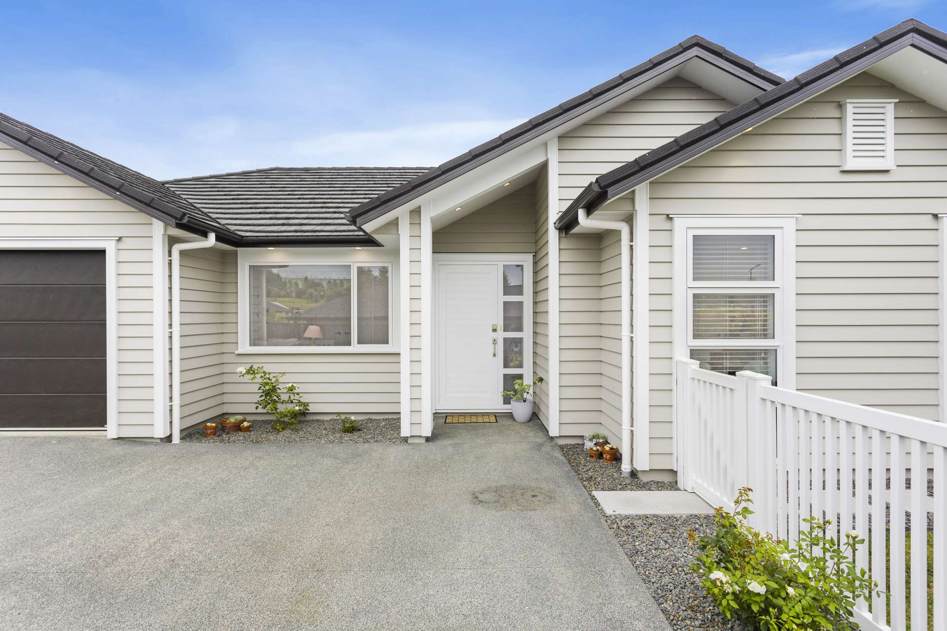 6 Carthey Road Wainui_0