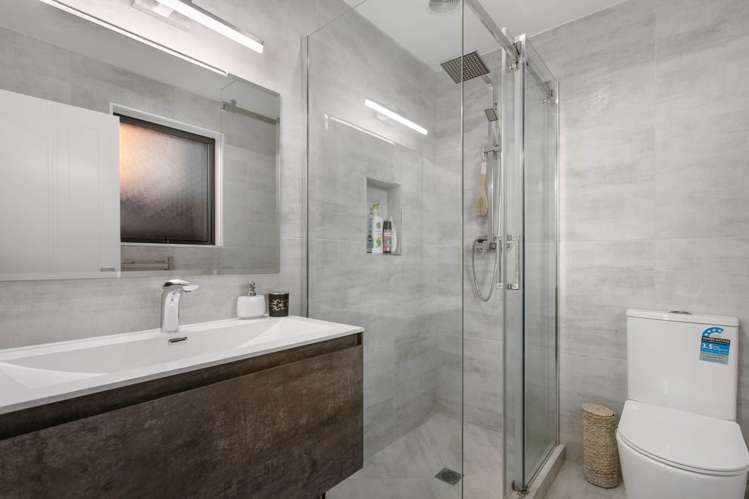 98 Twin Parks Rise Papakura_15