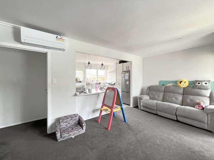 2/216a Edmonton Road Te Atatu South_2