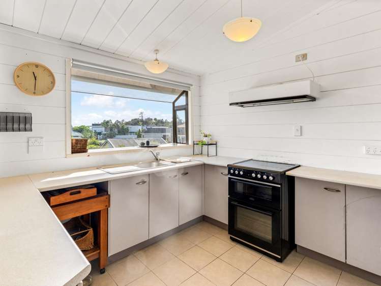 3 Hattaway Avenue Bucklands Beach_10