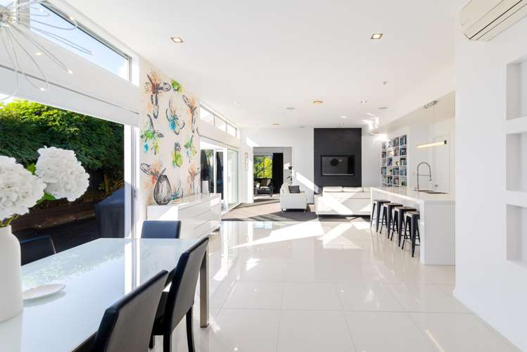 26 Waitikiri Square Parklands_1