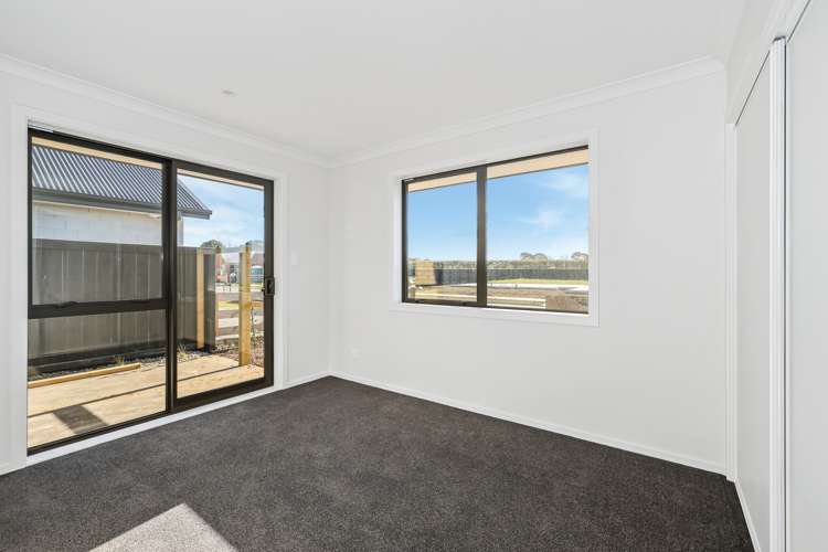 15 Vitalia Crescent Lincoln_9