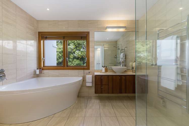 8b Wynsfield Garden Saint Heliers_23