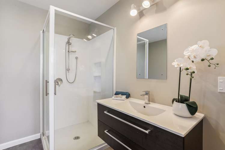 29 & 29a Stalkers Road Woodend Beach_4
