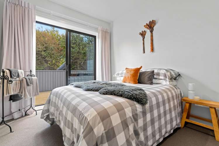 12 Flora Dora Parade Lake Hawea_10