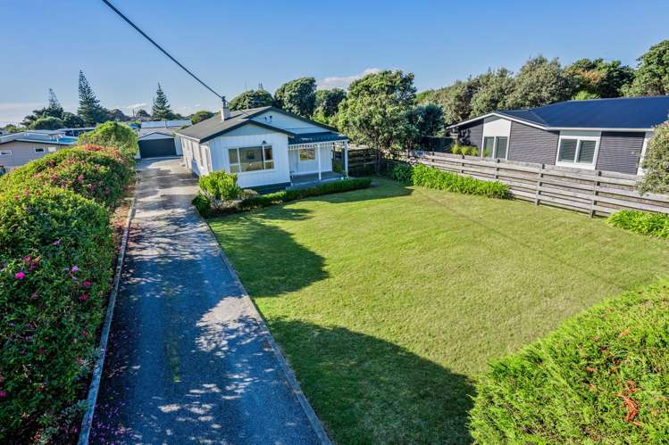8 Manuka Street Otaki Beach_30