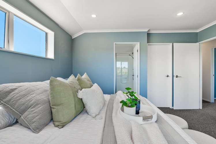 4 Mary Forgham Drive Greenhithe_17