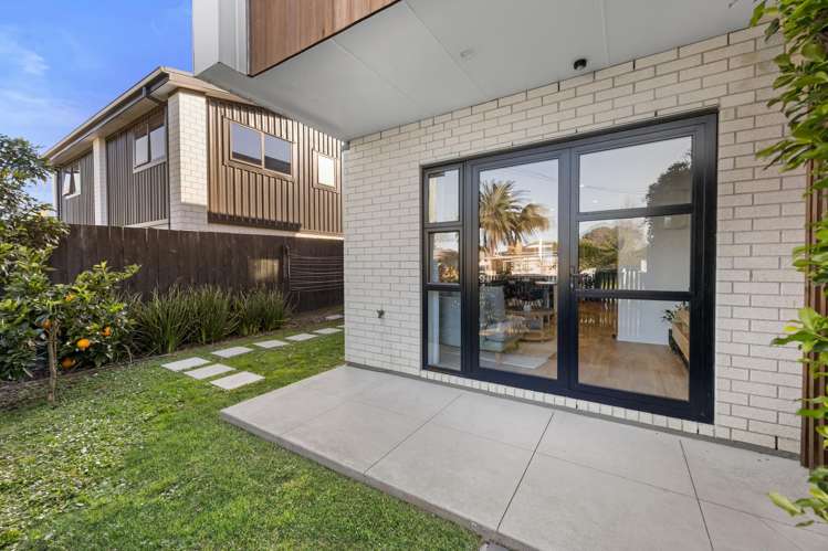 2/89 Beach Road Te Atatu Peninsula_14
