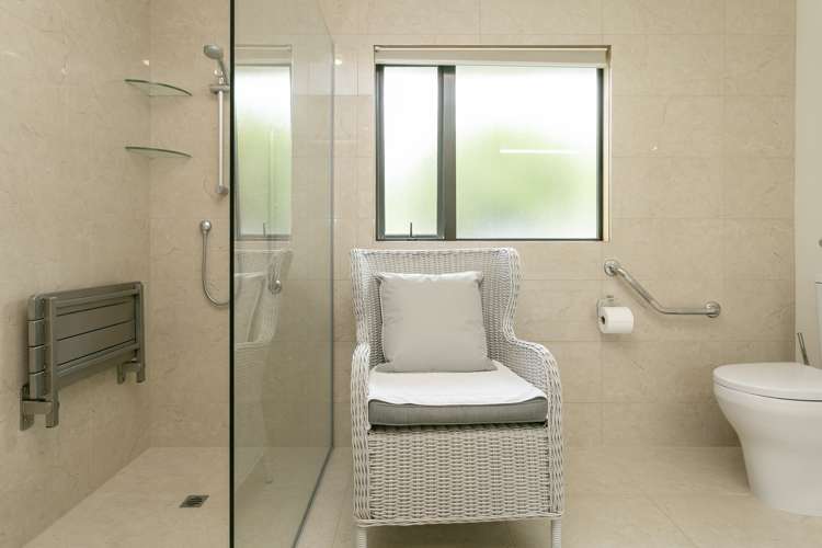 438 Clearwater Lane Rangatira Park_16