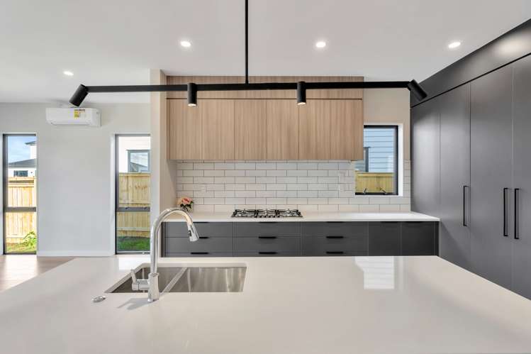 10 Korowhiti Road Clarks Beach_5