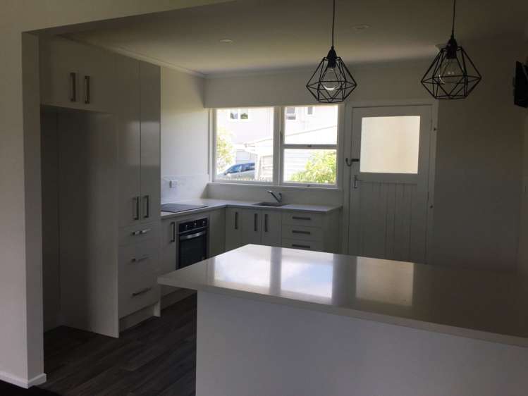 1/216a Edmonton Road Te Atatu South_6