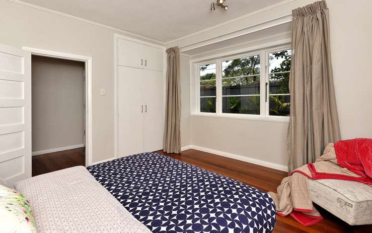 8 Owairaka Avenue Mount Albert_10