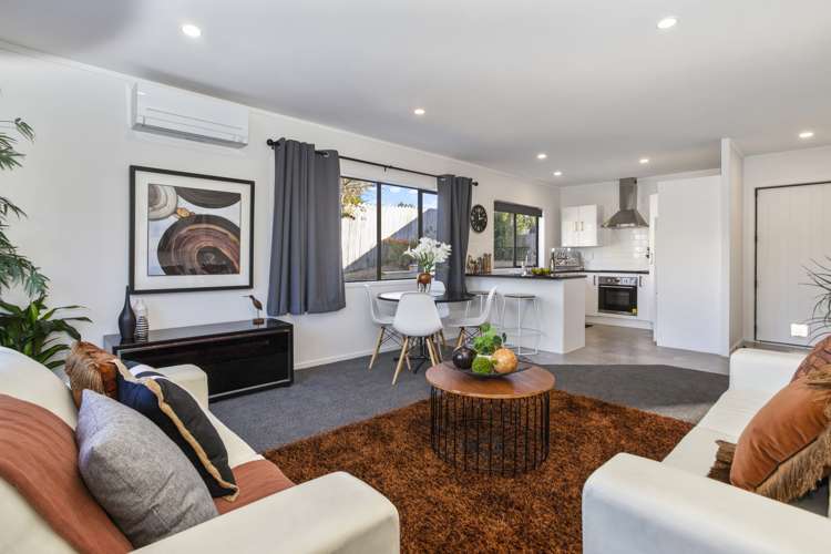 3/20 Gossamer Drive Pakuranga Heights_5