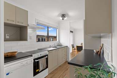 69 Young Street_4