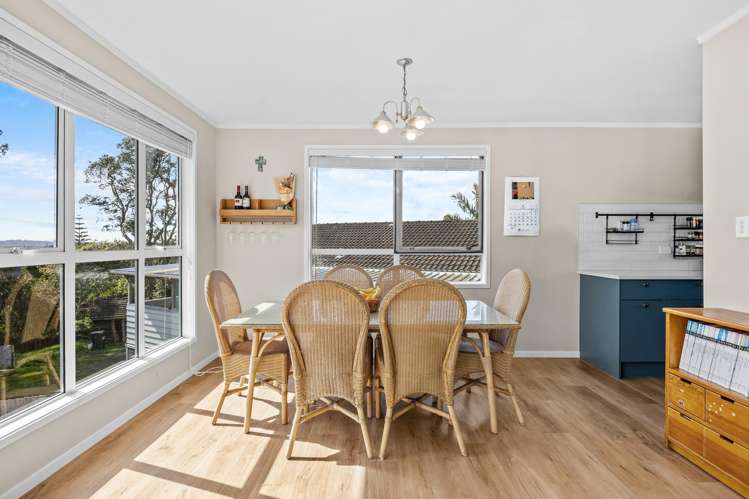 22 Royal Road Massey_4