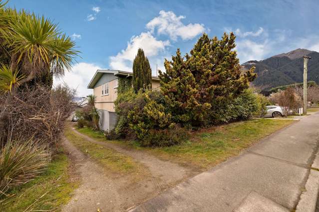 4-6 Hallenstein Street Queenstown_4