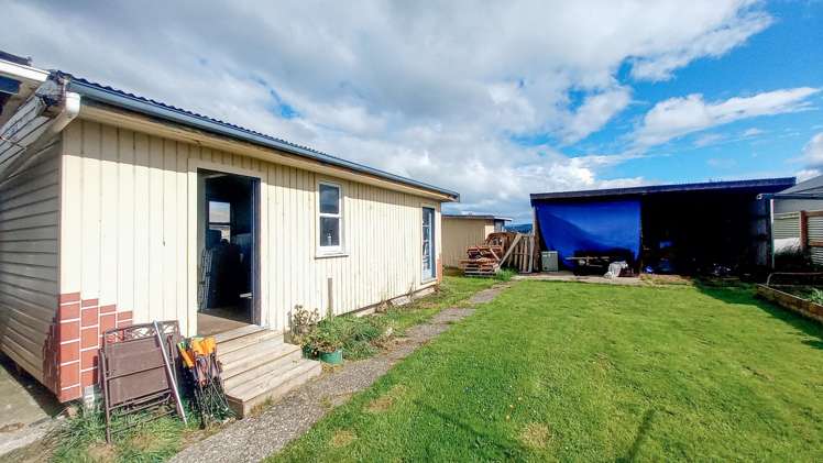 21 Main Road Tuatapere_13