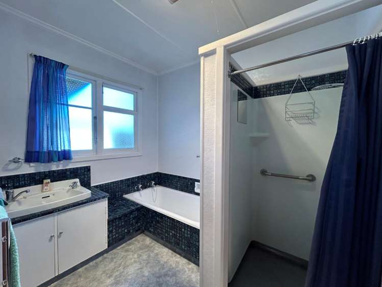 413 Collinge Road Mayfair_8