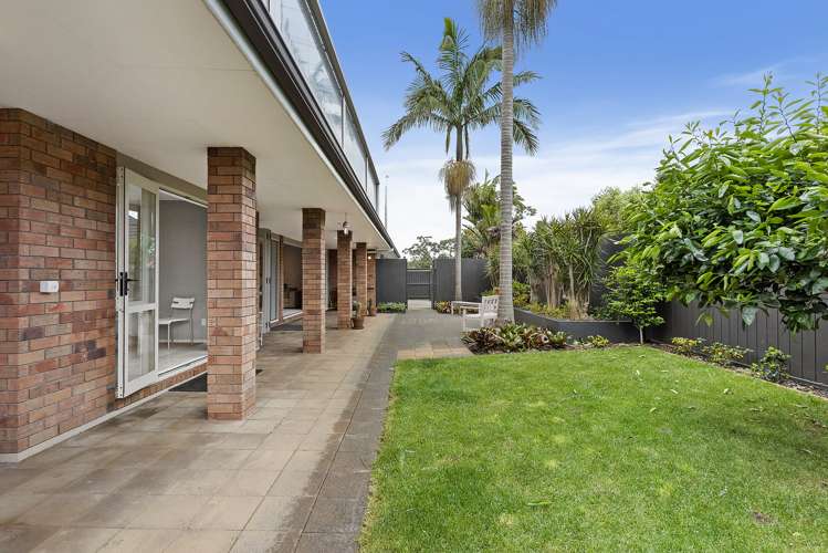 2 Vinograd Drive Te Atatu Peninsula_46