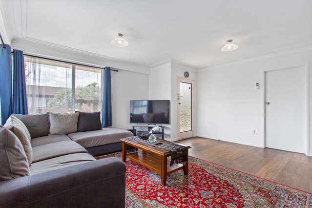 1/15 Poinsettia Place Henderson_4