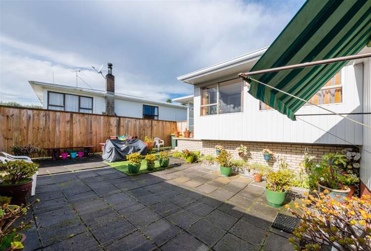 70 Sylvan Crescent Te Atatu South_23