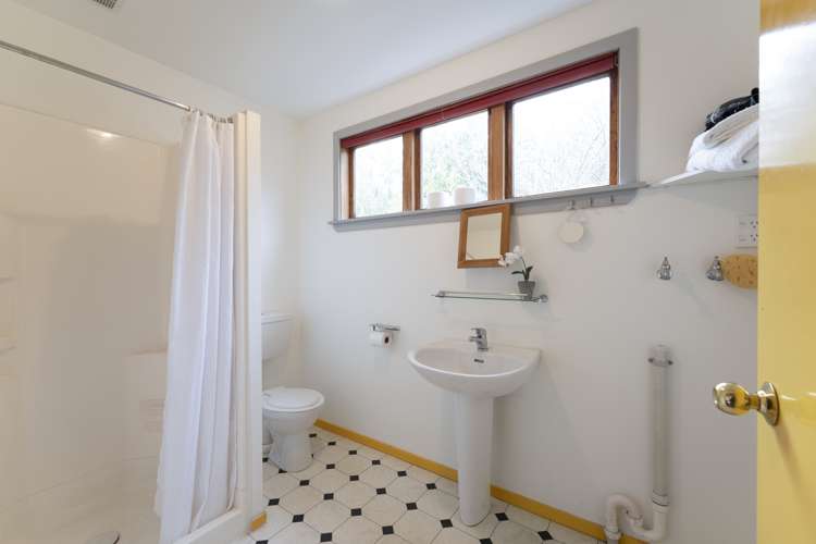 30 Hassals Lane Waltham_21