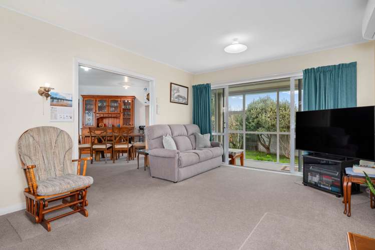 8 Ruthken Crescent Springlands_10