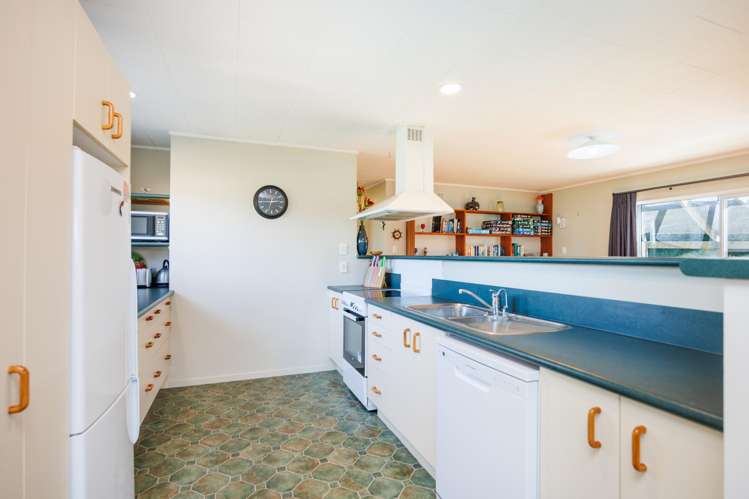 24 Te Kiri Street Himatangi Beach_2