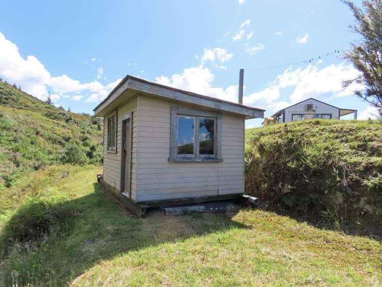 3 Grey Road Reefton_14