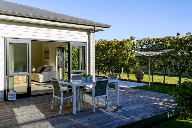 8 Chateau Crescent Rangatira Park_20