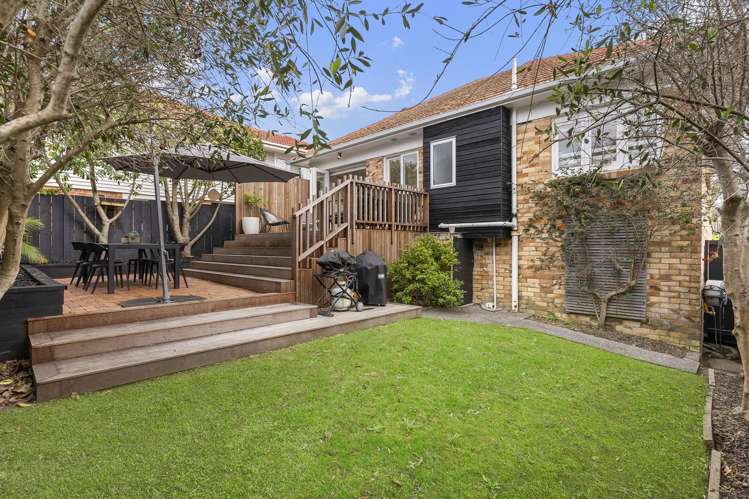 1/5 Aorangi Place Birkenhead_11