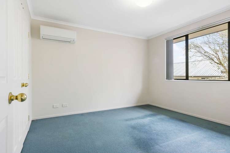 6 Plumstead Rise Glen Eden_13