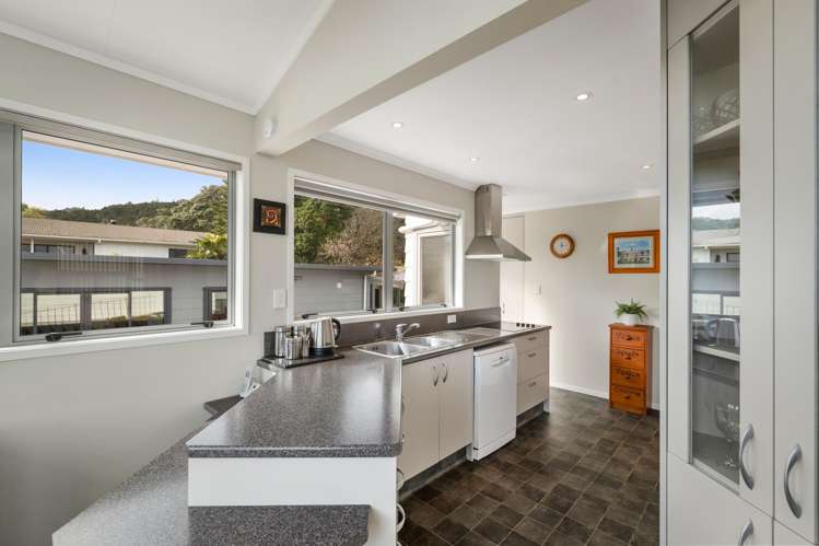 5 West Crescent Te Puru_12