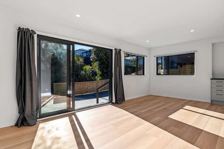 Units 1 and 2/10A Awanui Street Merrilands_11
