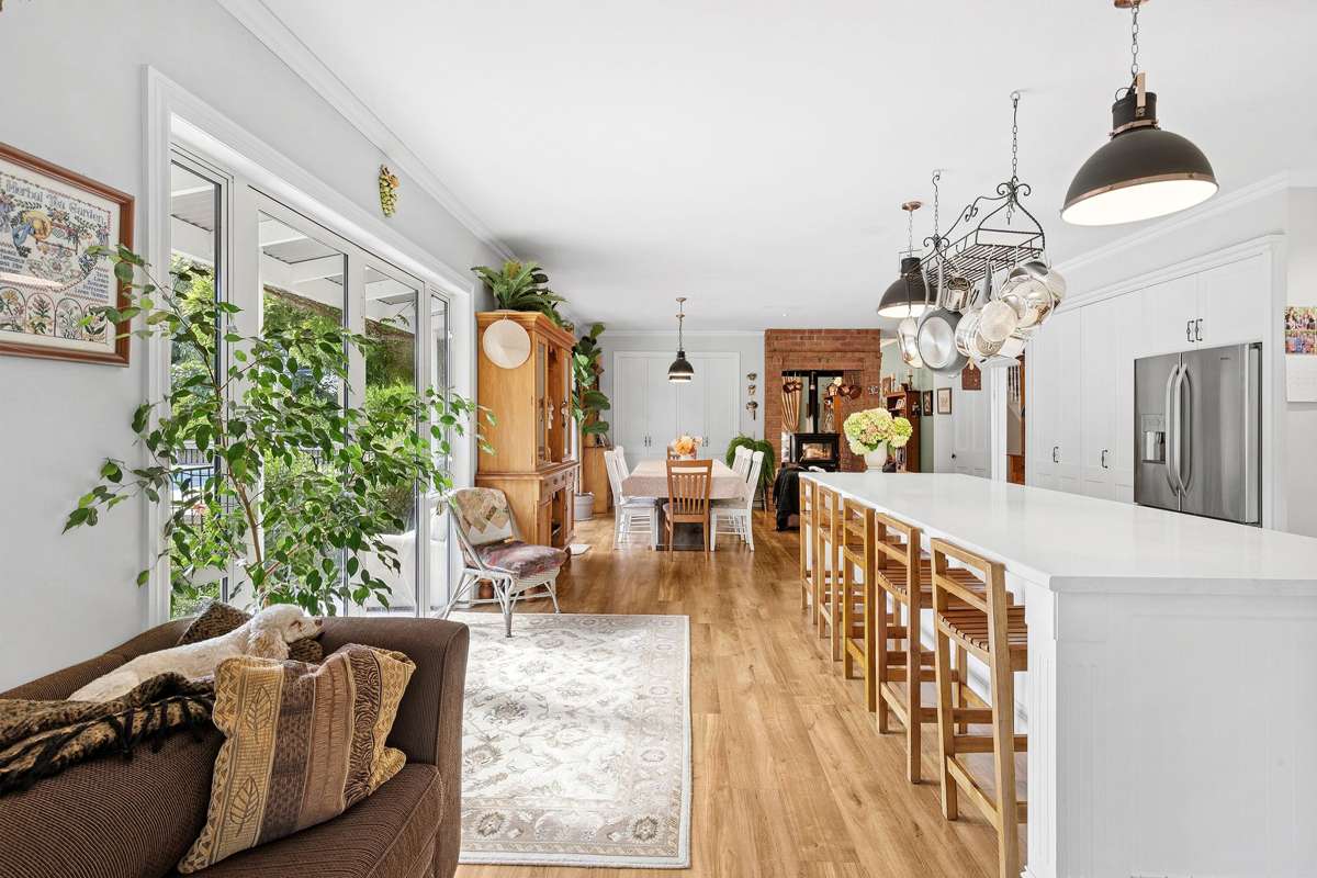48 Lightband Road_2