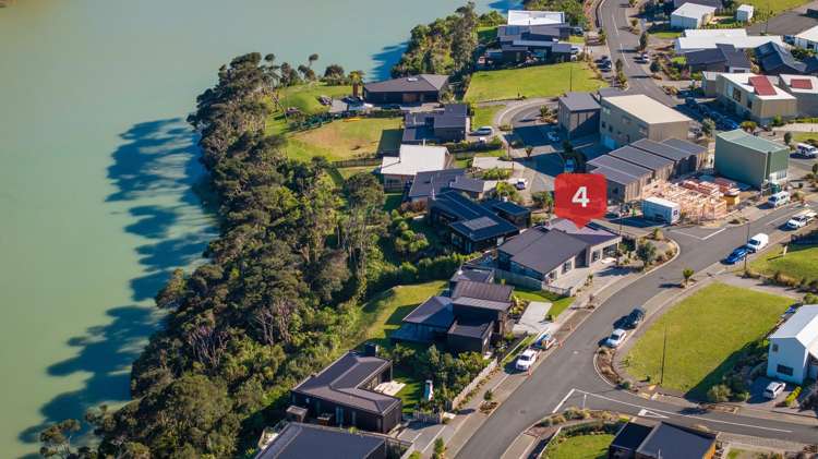 4 Omahina Street Raglan_30