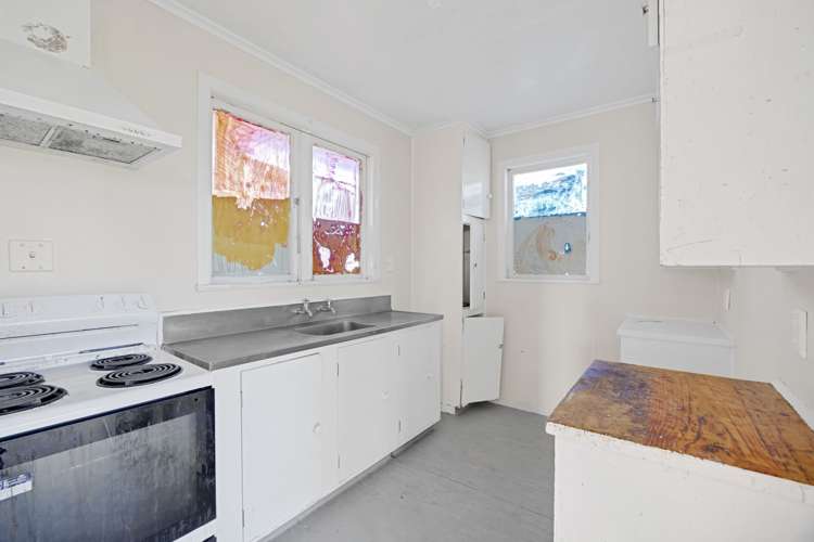 12 Edinburgh Street Patea_5