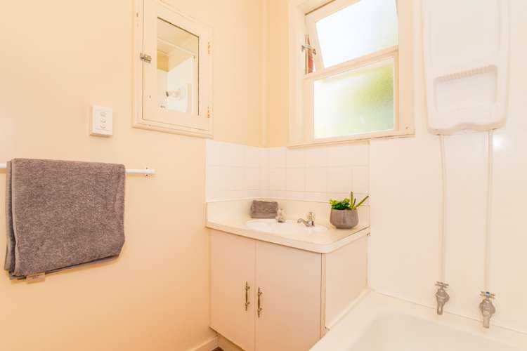 114 Judd Crescent Naenae_11