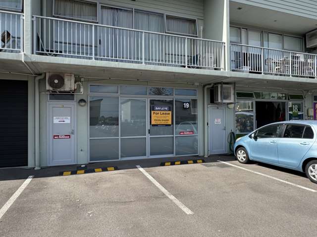 Convenient compact commercial - Tenant incentives!