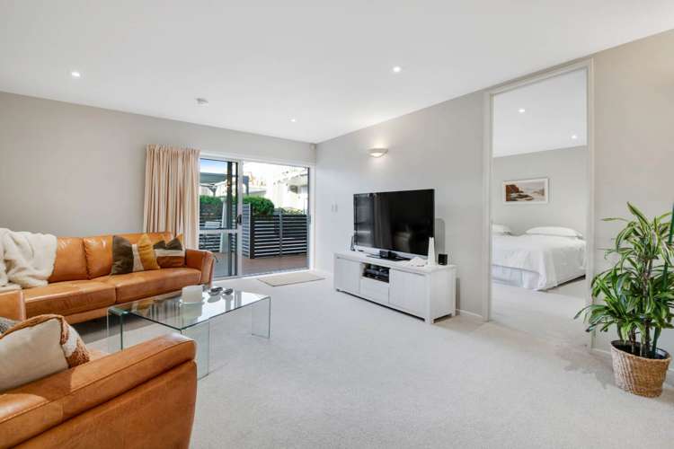 211/252 Centreway Road Orewa_3